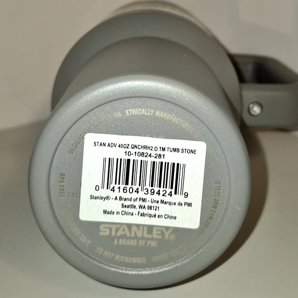 Stanley Gray Quencher Tumbler with Handle 40 oz - ASH - Picture 2 of 4